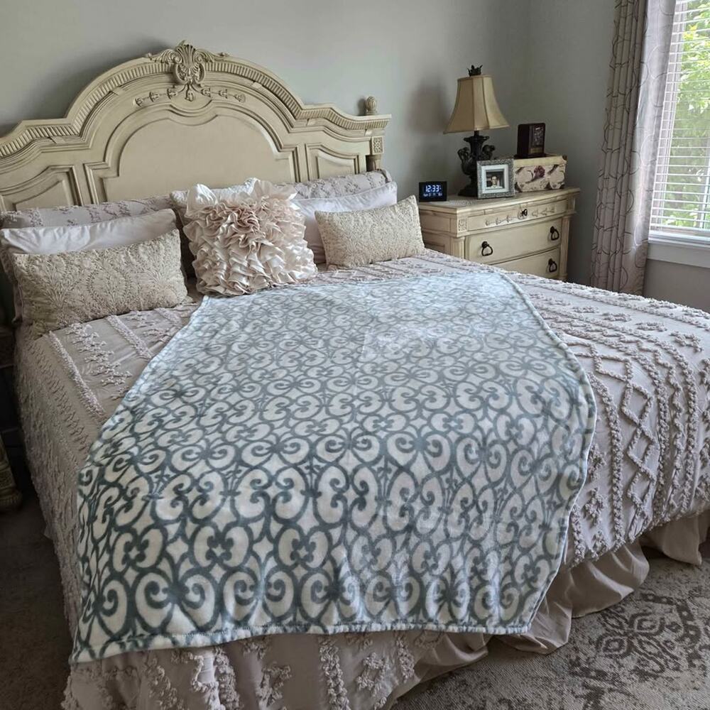 JCPenney Home French Country Throw Blanket 48x70 Blue White Scroll Plush Soft